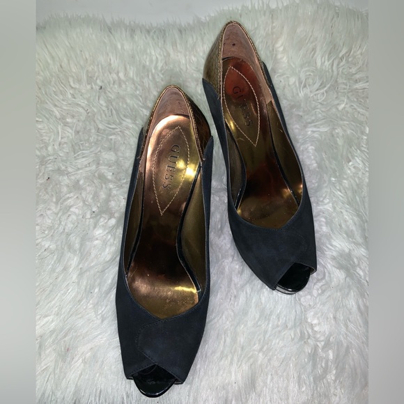 GUESS - Picture 7 of 7